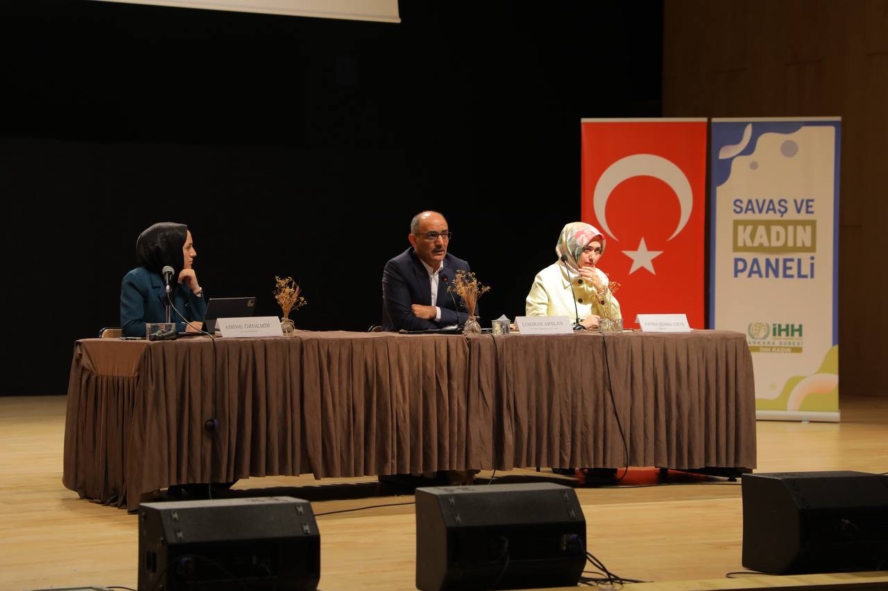 İHH, Kadın ve Savaş Paneli düzenledi