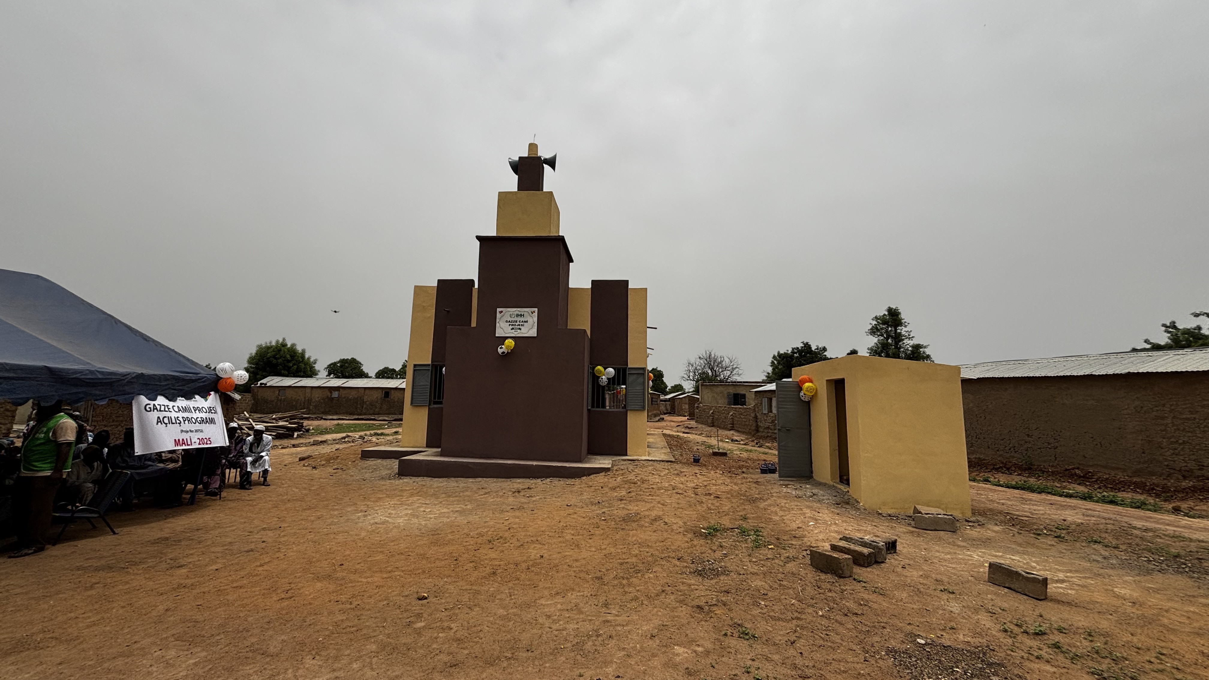 İHH Mali’de 2 cami ve 1 su kuyusu açtı