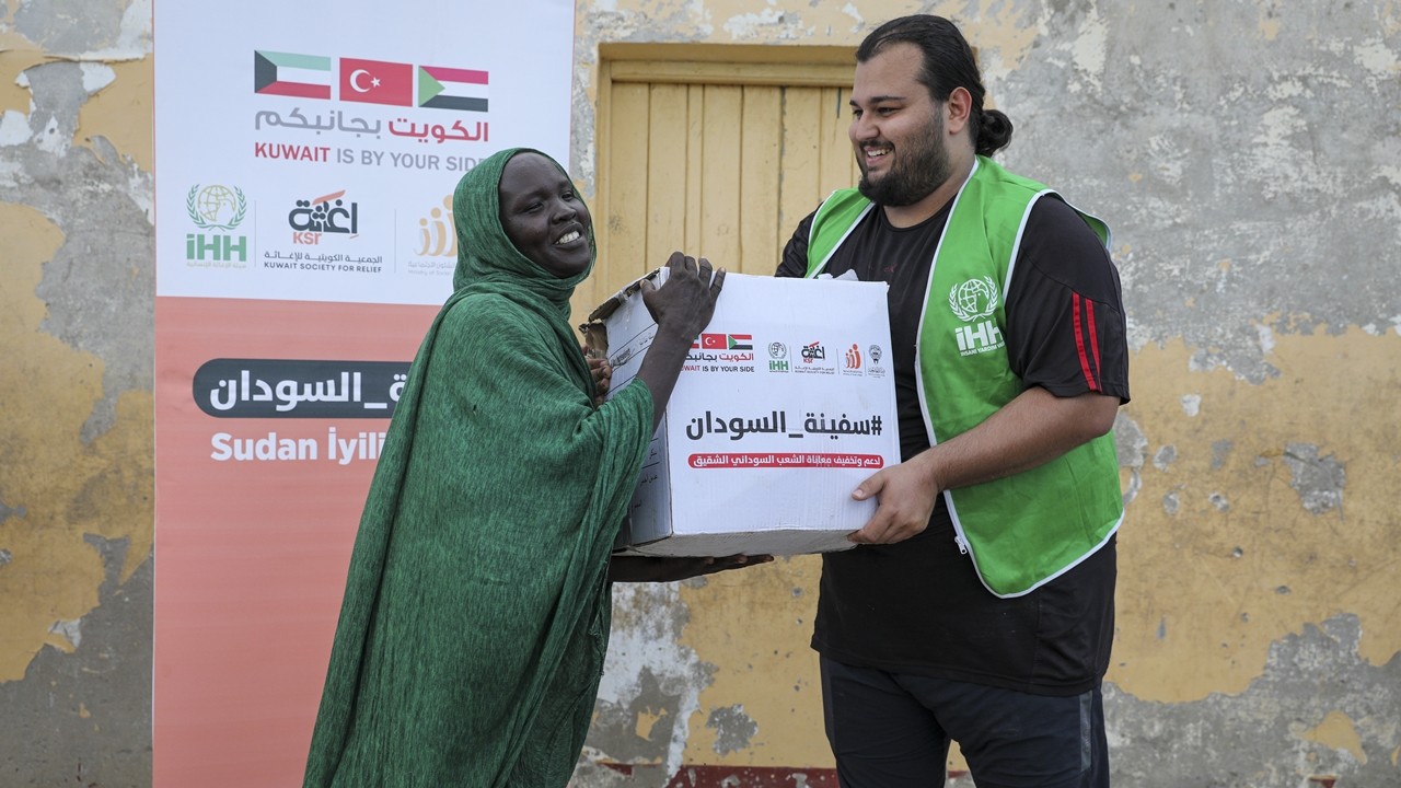 İHH, Sudan’a 161 konteyner yardım malzemesi ulaştırdı