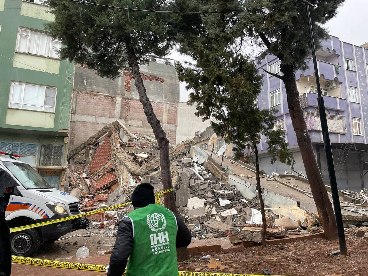 İHH tüm imkânlarıyla deprem bölgesinde