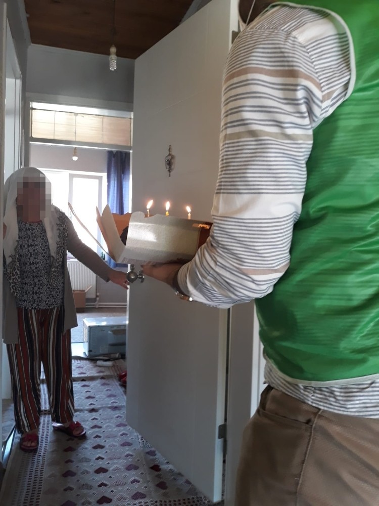 İHH yetim çocuklar ve annelerini unutmadı 