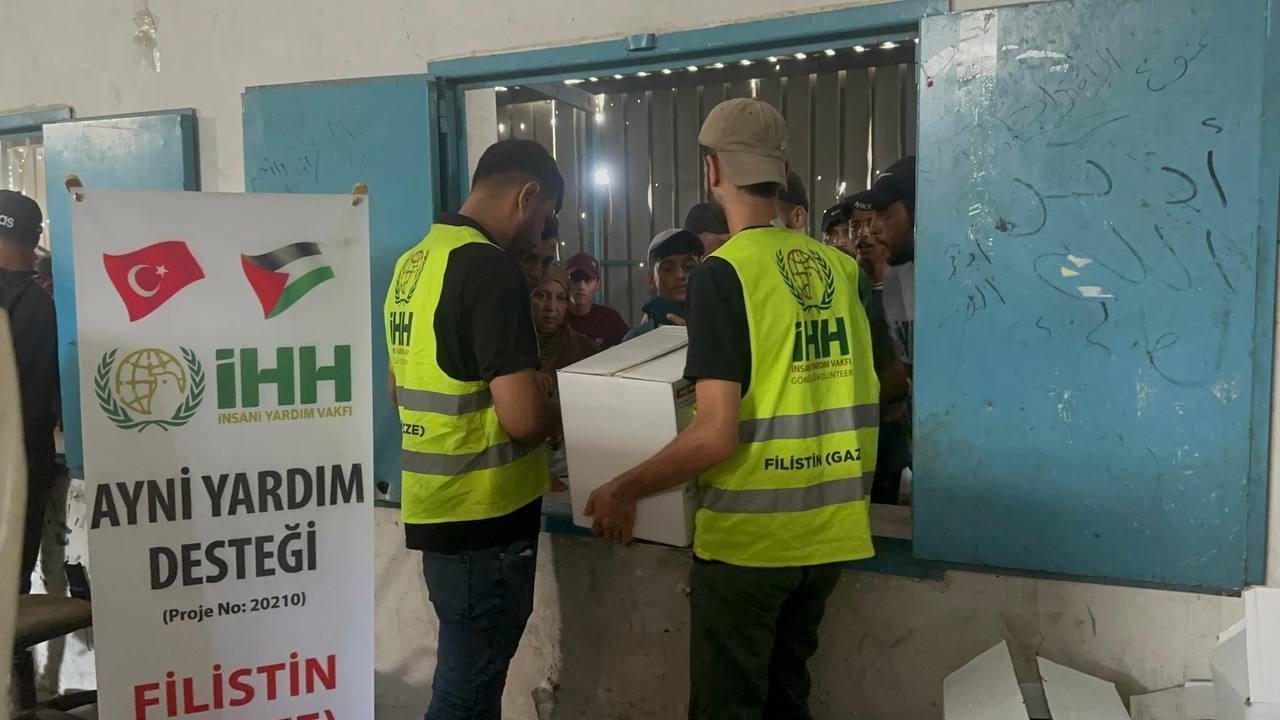 İHH yüz binlerce Gazzeliye insani yardım ulaştırdı