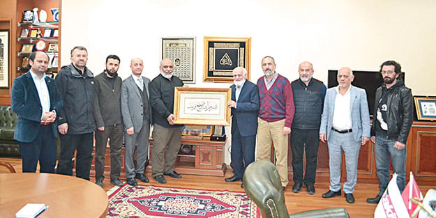 İHH’dan Akit’e nezaket ziyareti