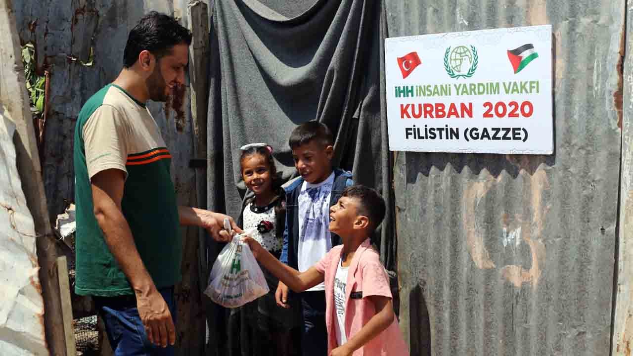İHH’dan Kurban paylaşımı: Kurbanlarınızı başta Filistin, Sudan olmak 61 ülkede mazlumlarla paylaşıyoruz