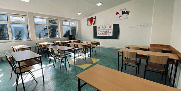 İHH’dan Kuzey Makedonya’ya yardım! Liselere tefrişat desteği sağlandı