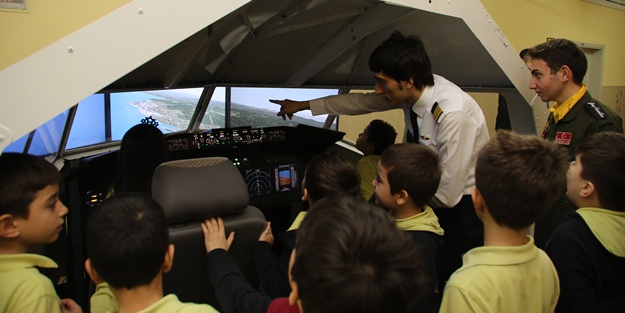 İhlas Koleji'nde pilotluk heyecanı