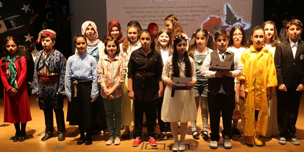 İhlas Koleji'nden muhteşem şiir dinletisi