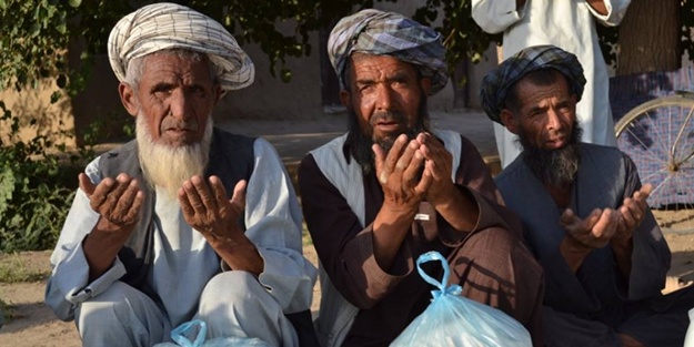 İhlas Vakfı Afganistan’da yüzlerinin gülmesine vesile oldu