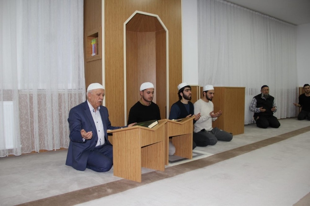 İhlas Vakfı Yurdundan Türk askerine dua 