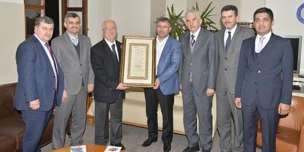 İhlas Vakfı'ndan Üsküdar belediye başkanına ziyaret