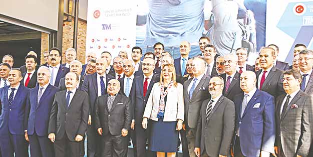 İhracatta rekor üstüne rekor