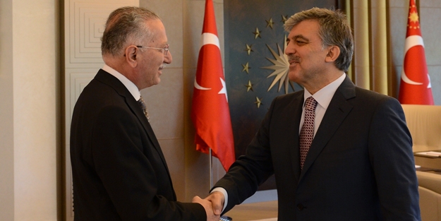 İhsanoğlu 1 saatliğine Köşk'e çıktı