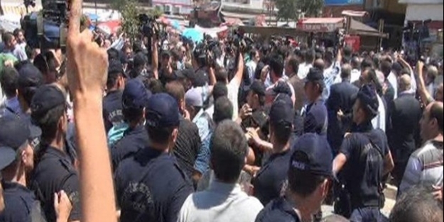  İhsanoğlu yuhalandı!