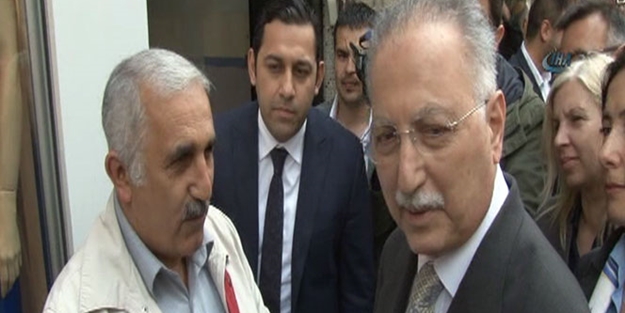 İhsanoğlu'na vatandaştan zor soru