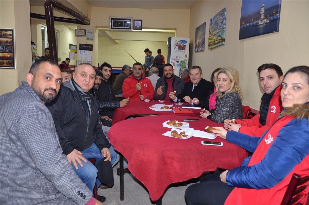 İhtiyaç sahibi aileler mahallelerinde ziyaret ediliyor 