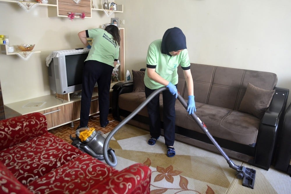 İhtiyaç sahibi vatandaşların evlerinde bayram temizliği, bakım ve onarım çalışması 
