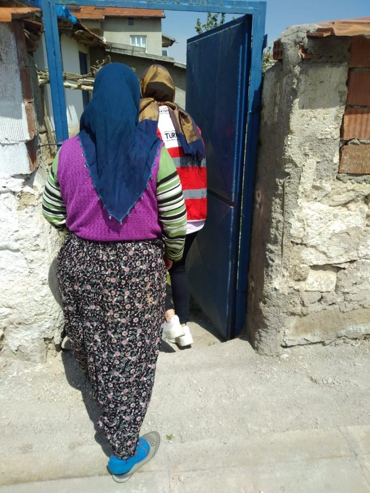 İhtiyaç sahiplerinin ihtiyaçları kapılarına kadar iletildi 