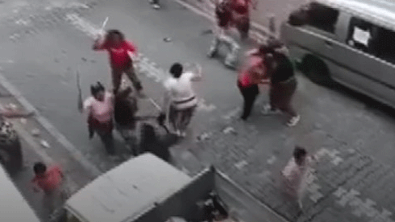 İki aile karşılaşınca ortalık savaş alanına döndü!