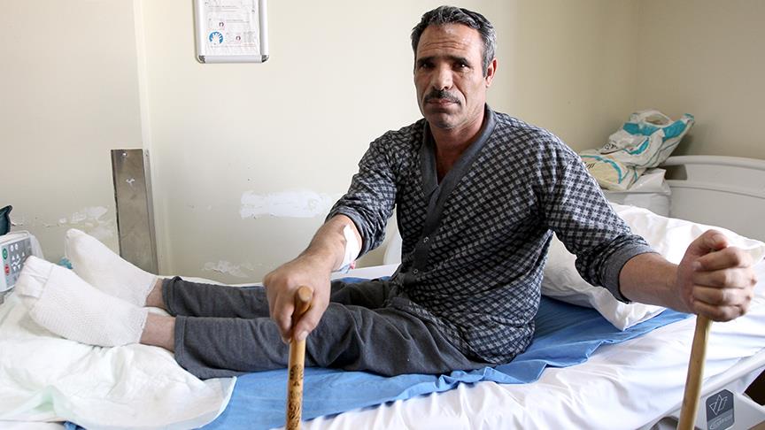 İki ayağı da yandı ama fark etmedi bile!