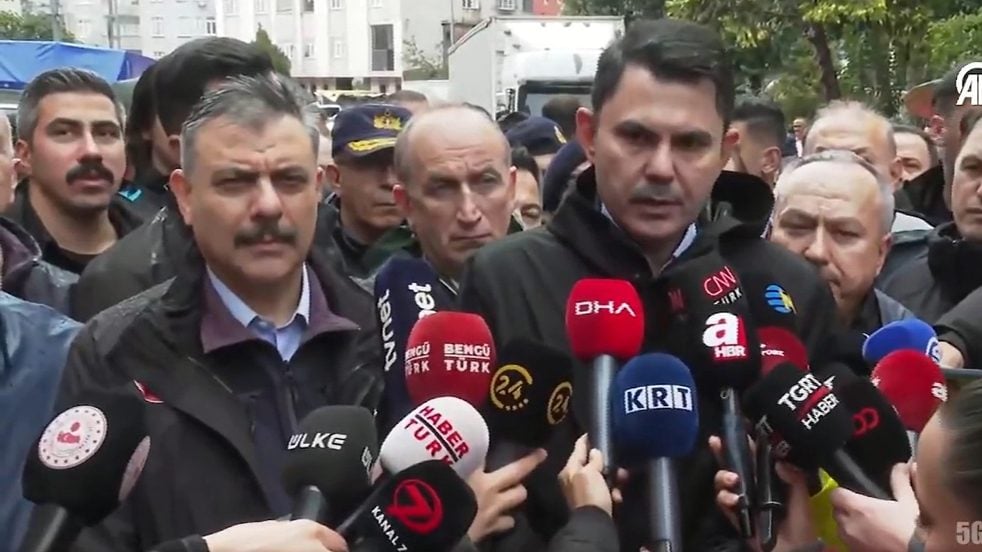 İki bakan Ayazağa’da: Afetin izlerini sileceğiz