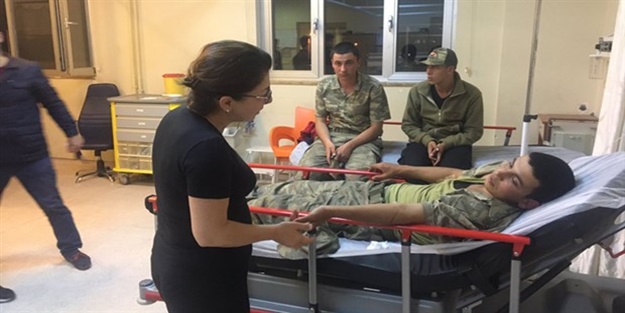 'İki Bakanlık asker zehirlenmelerini inceliyor'