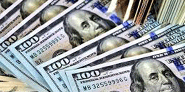 İki banka dolar kuru tahminini alelacele güncelledi