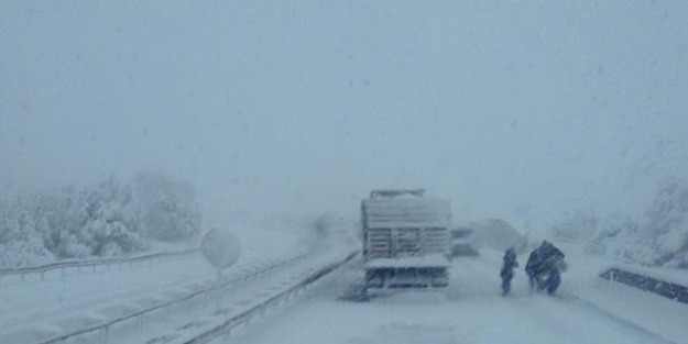  İki büyük şehrin bağlantısı kesildi