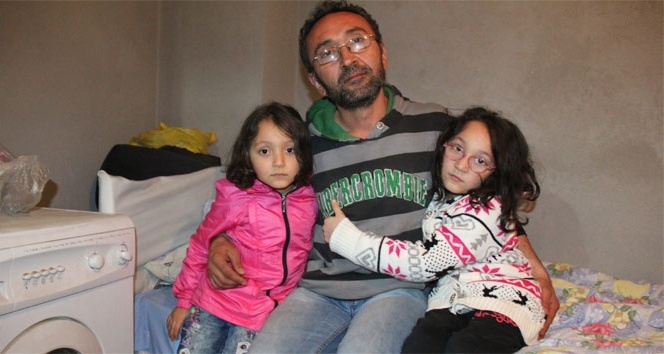 İki çocuğuyla inşaatta yatıp kalkıyor