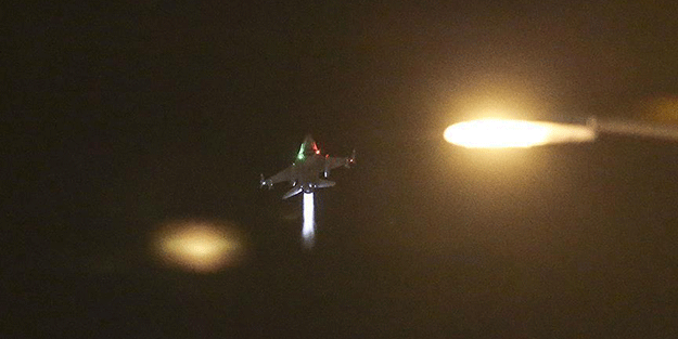İki F-16'ya 6 kez yakıt ikmali yapmışlar