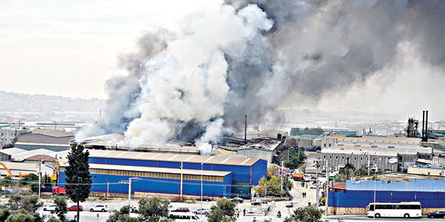 İki fabrika yandı