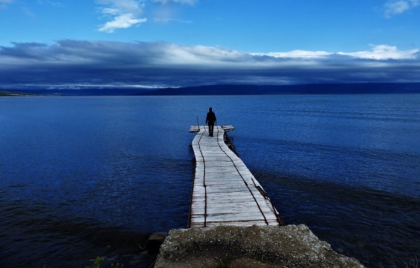 İki fotoğraf karesindeki fark.... Van Gölü’nün bu hali yürekleri sızlattı