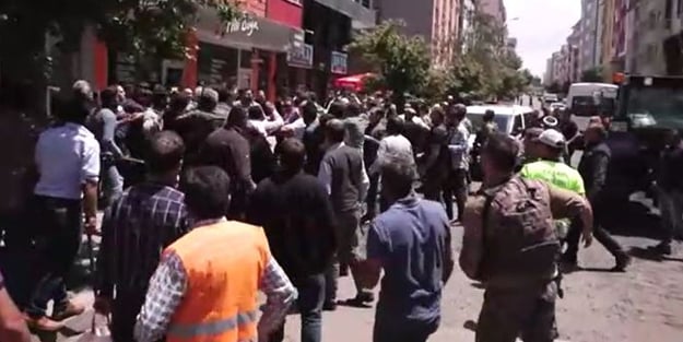 İki grup arasında silahlı sopalı kavga! Hayvan pazarı savaş alanına döndü