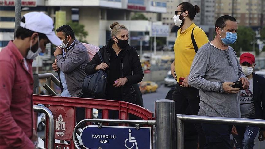İki günlük kısıtlamanın ardından İstanbul güne hareketli başladı
