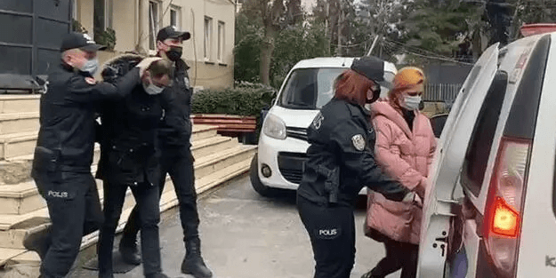 iki haftalık bebeğini öldürdüğü iddia edilen kadın tutuklandı!