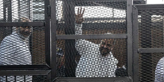 İki İhvan lideri cezaevinde öldü!