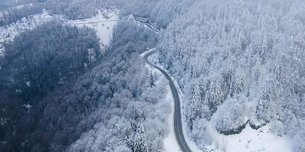 İki ilçeyi bağlayan yol kapandı