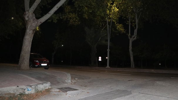 İki kadın silah zoruyla arabaya bindirilerek kaçırıldı