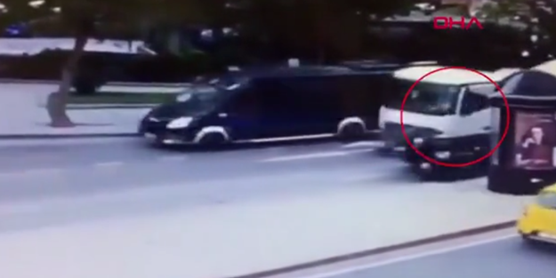 İki kardeşin hayatını kaybettiği feci kaza kamerada!