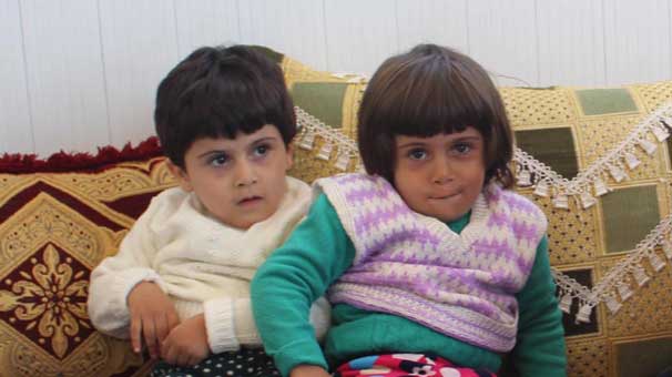 İki kızının konuşup yürümesini istiyor