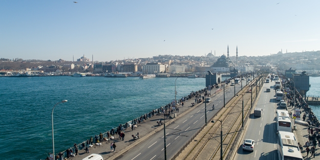 İki kültürü birbirine bağlayan köprü: Galata Köprüsü