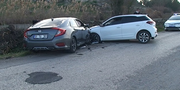 İki otomobil birbirine girdi: 1 ölü, 6 yaralı