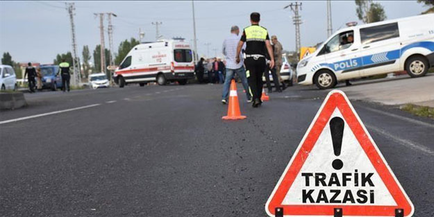 İki otomobil çarpıştı! 1'i ağır 3 yaralı