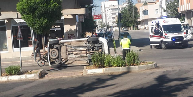 İki otomobil çarpıştı
