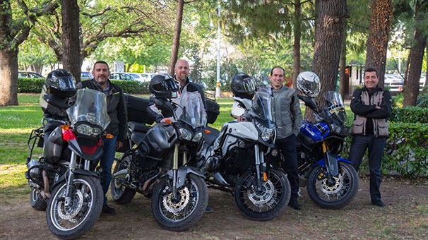 İki tekerle çölü geçecekler