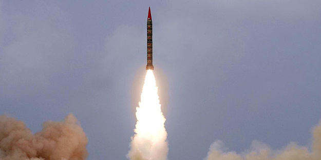 İki ülke arasında gerilim tırmanıyor! Atom bombasıyla tehdit ettiler