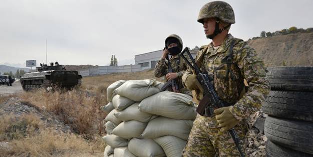 İki ülke arasında tansiyon yükseldi! Askerler çatıştı, havantopu ve tanksavar kullandılar