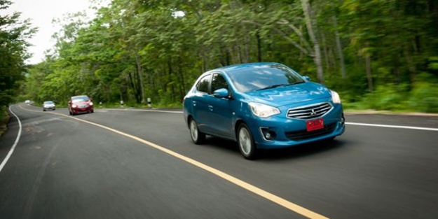 İki ülke arasını bir depo benzin ile geçti