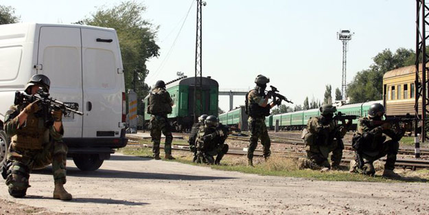 İki ülke sınıra asker yığmaya başladı