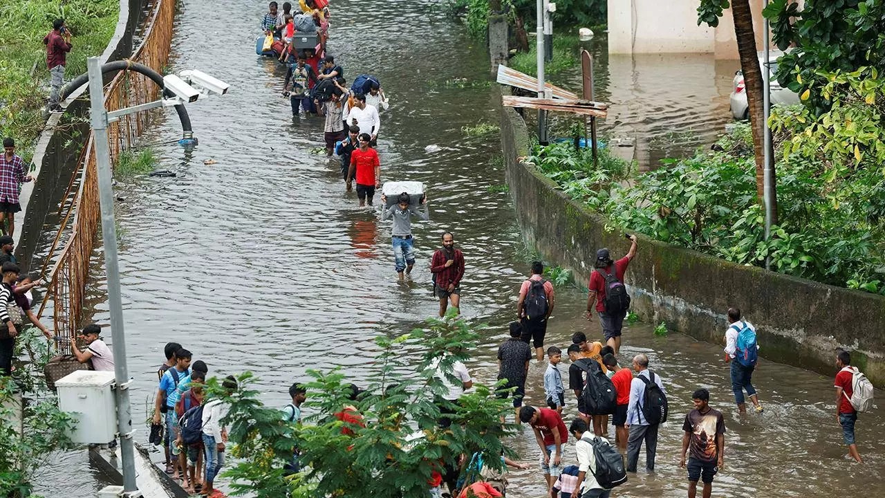 İki ülkeyi felaket vurdu: En az 100 ölü!