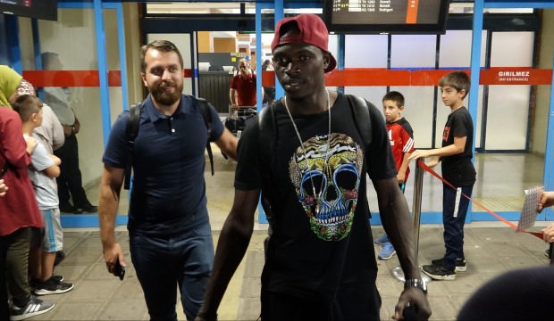 İki yıldız imza için Trabzon'da!